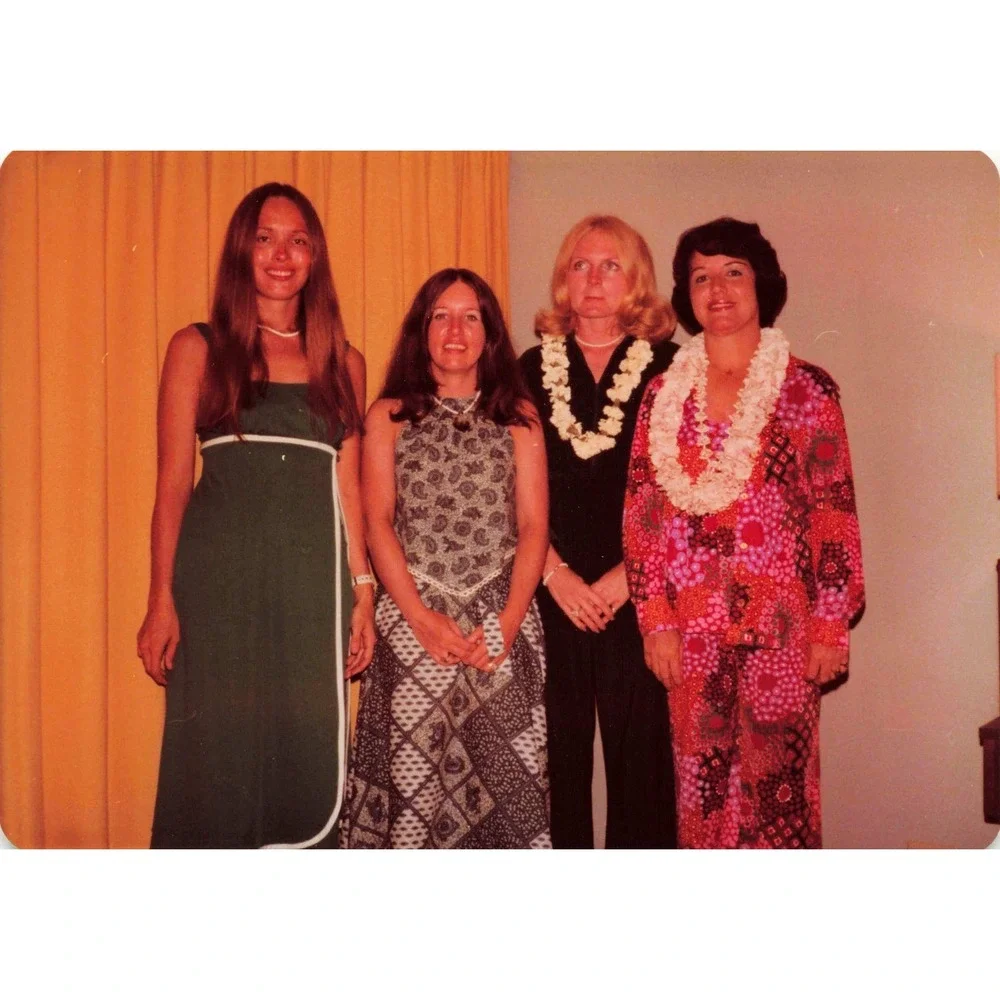 Vintage 1970s Lot of 3 Hawaii Marina Social Photos USAF Estate - Picture 3 of 3